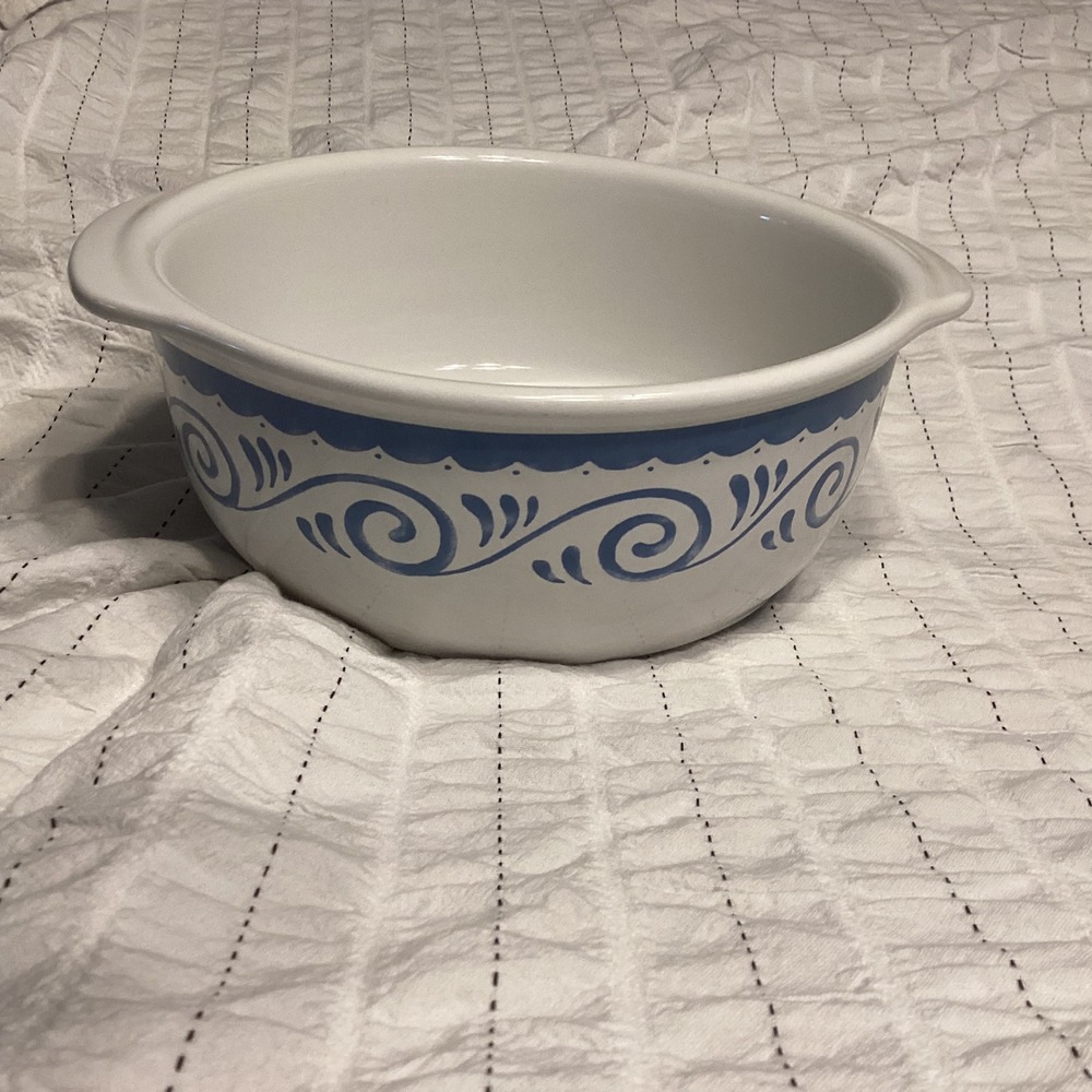 Corelle Coordinates Blue Heart Stoneware Casserole Dish 2.5 Qt Round Baker White